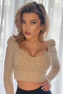 Romanian woman maria from bucharest with Blonde hair 39 years old