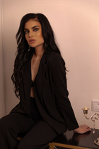 Ukrainian woman alyona from kiev with Black hair age 25 photo-1