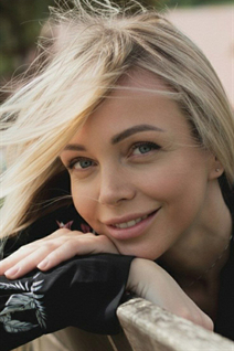 Mariée allemande olga de leipzig avec Blond cheveux 41 ans