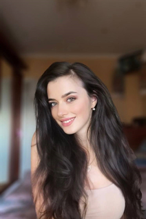 Ukranian bride daria from rivne with Auburn hair age 27