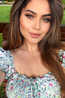 Ukrainian woman online ekaterina from cherkassy with Dark Brown hair age 21