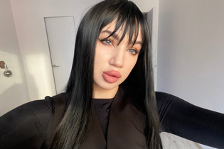 Slavic women kateryna from kiev with Black hair age 23 photo-9