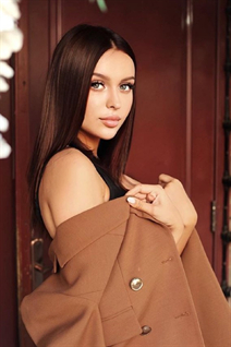 Russian girl chat with katya from ekaterinburg with Dark Brown hair age 23