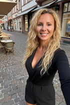 Dating a german woman olena from baden-baden with Blonde hair 44 years old photo-9