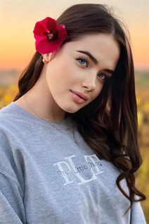 Girl from valencia elizaveta with Light Brown hair age 21