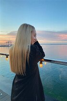 Dating a german woman anastasiya from frankfurt with Blonde hair 26 years old photo-4