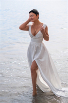 Dating a romanian girl elena from bucharest with Dark Brown hair 49 years old photo-11