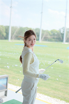 Girl from shenzhen yan with Black hair age 37 photo-4