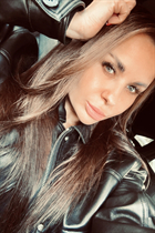 Dating a german girl olga from hamburg with Light Brown hair 43 years old photo-1