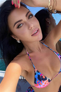 Hot Russian bride marina from moscow with Black hair age 29