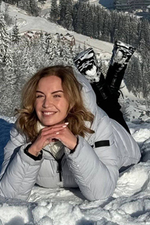 Superbe femme ukrainienne oksana de ternopol aux cheveux Chatain clairs, age 50