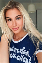 Femme parfaite aleksandra de marbella avec Blond cheveux, âge 30 photo-1