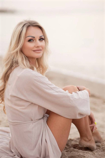 Femme ukrainienne iryna de kyiv avec Blond cheveux, âge 36