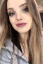 Ukrainian woman inna from seattle with Blonde hair age 32 photo-5