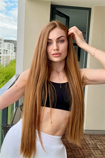 Single ukrainian lady ella from kiev with Light Brown hair age 31