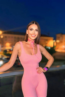 Femme parfaite olga de helsinki avec Chatain clairs cheveux, âge 31