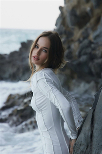 Ukrainian wife from kyiv dariya with Light Brown hair age 23