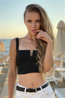 Belle femme ukrainienne kateryna de kiev avec Chatain clairs cheveux, âge 34