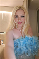 Mariée de bishkek bermet avec Blond cheveux, âge 23 photo-1