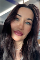 Beauté ukrainienne yulianna de bern avec Chatain clairs cheveux, âge 34 photo-2