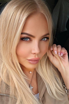 Date fille ukrainienne natalia de kiev avec Blond cheveux, âge 58 photo-1