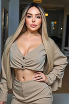 Bride from dubai alevtina with Blonde hair age 48 photo-2