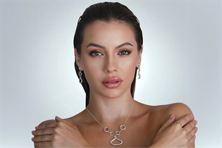 Pretty girl andreina-carolina from madrid with Light Brown hair age 28 photo-7