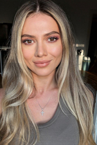 Jolie fille victoria de munchen avec Chatain clairs cheveux, âge 35 photo-57