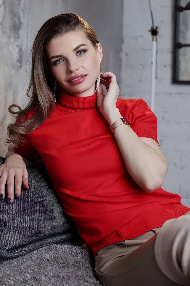 Beautiful Darina (35 Y.o.) From Ottawa With Light Brown Hair - Id 