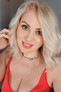 Beautiful Ukrainian girl tamara from kiev with Blonde hair age 62