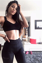 Single women ukraine jeniffer from medellin with Black hair age 25