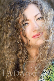 Hottest ukraine women nina from kremenchug with Light Brown hair age 32