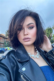 German girl vladislava from augsburg with Black hair 30 years old
