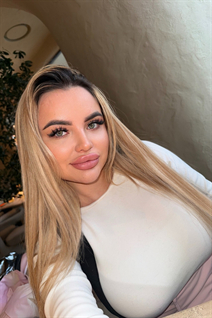 Ukrainian woman anastasiia from kiev with Blonde hair age 25