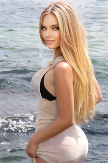 Romanian girl olena from bucharest with Blonde hair 31 years old