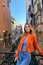 Mujer perfecta meruyert de new york con pelo Rojo y edad 33 photo-3