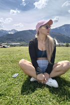 Jolie fille lyudmila de warsaw avec Chatain clairs cheveux, âge 43 photo-6