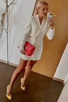 Ukrainian girl for marriage julia from kiev with Dark Brown hair age 33 photo-3