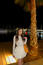 German bride amelia from dusseldorf with Light Brown hair 23 years old photo-4