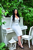 Femme ukrainienne célibataire larisa de kyiv avec Noirs cheveux, âge 47 photo-3