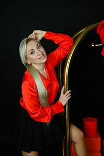 Single Ukrainian lady tetiana from poltava with Blonde hair age 41