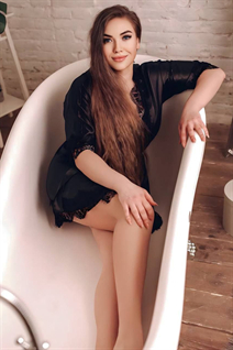 Ukrainian lady svetlana from dnepr with Light Brown hair age 39