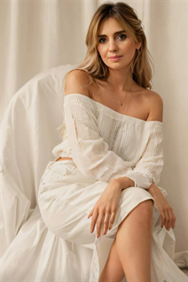 Ukrainian single woman oksana from kharkov with Dark Brown hair age 53
