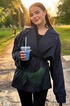 Dating a ukrainian woman sofiia from zlatopol with Black hair age 18 photo-5
