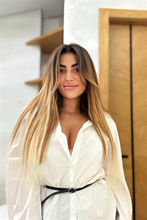madrid mariée svetlana avec Chatain clairs cheveux, âge 44