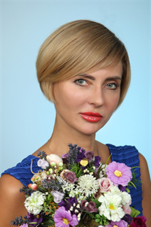 Hot ukrainian elena from mariupol with Blonde hair age 47