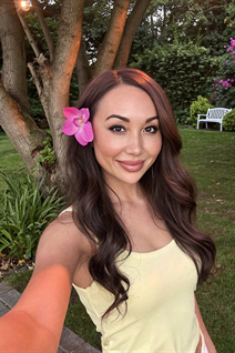Jolie fille oksana de warsaw avec Brunette cheveux, âge 46