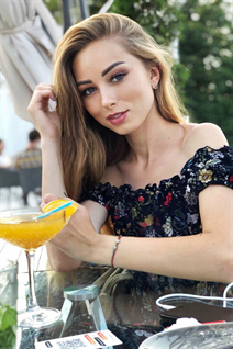 Épouse d'Ukraine hanna de kharkiv avec Roux cheveux, âge 34