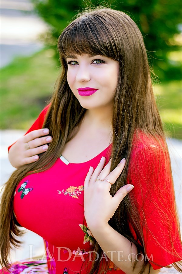 Beautiful Irina Y O From Nikolaev With Dark Brown Hair Id