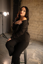 Single Ukrainian lady inna from toronto with Black hair age 38 photo-6